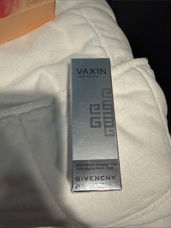 Givenchy Other - Givenchy VAX'IN For Youth Eye Serum - Silver